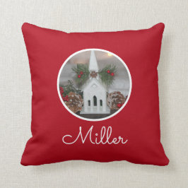 Rustige Kerk Pine Cones Red, gepersonaliseerd Kussen
