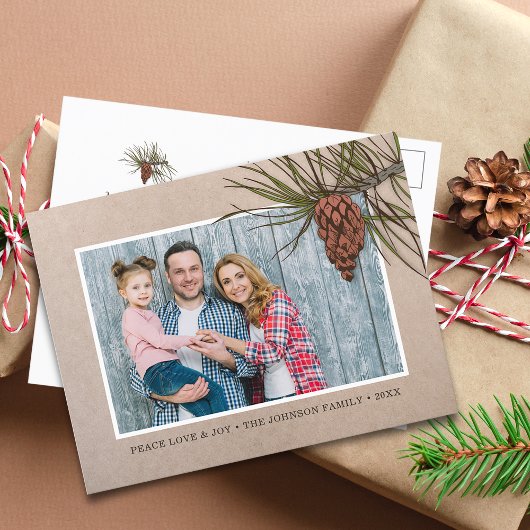 Rustige kerstfoto Pinecone Brown Kraft Paper Feestdagenkaart