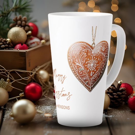 Rustige kerstkoek versierd traditioneel latte mok