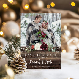 Rustige kerstmannetjes met houtwaren save the date