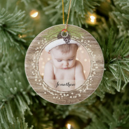 Rustige kerstpine Branch & Berries Woodgrain Keramisch Ornament