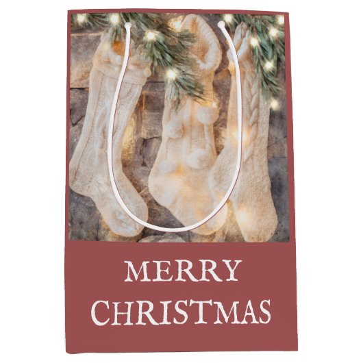 Rustige Kerstsokken van Dennen Takken Medium Cadeauzakje (Voorkant)