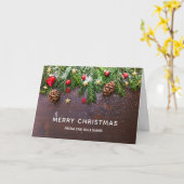 Rustige Kersttafel met Dennen & Sneeuw Kerstmis Kaart (Gele Bloem)