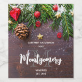 Rustige kersttafel met pine- en sneeuwwijnbereidin wijn etiket (Enkel label)