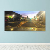 Rustige kleine dorpsstraat bij zonsondergang canvas afdruk (Insitu (Houten vloer))