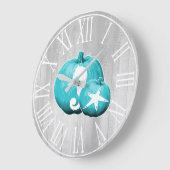 Rustige kustwateren, grijs hout en blauwe pompoene grote klok (Hoek)