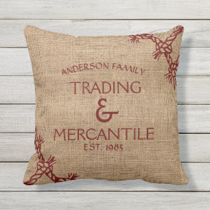 Rustige Land Burlap Corners Familienaam Red Buitenkussen