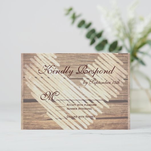 Rustige landelijke Barn Wood Heart Wedding RSVP-ka RSVP Kaartje (Staand voorkant)
