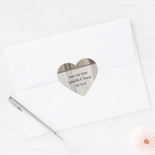 Rustige Landelijke Barn Wood Wedding Save the Date Hart Sticker (Envelop)
