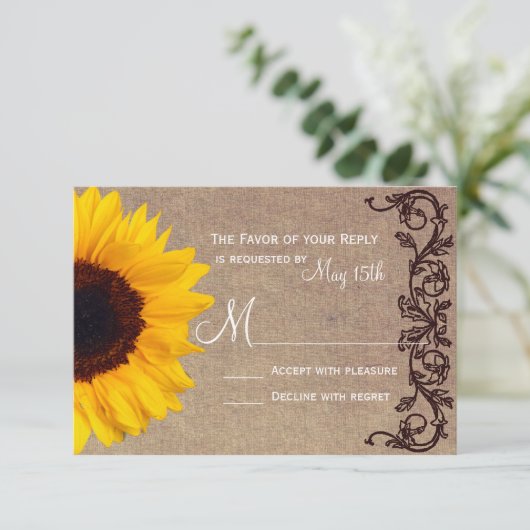 Rustige landelijke zondbloembruiloft RSVP-antwoord RSVP Kaartje (Staand voorkant)