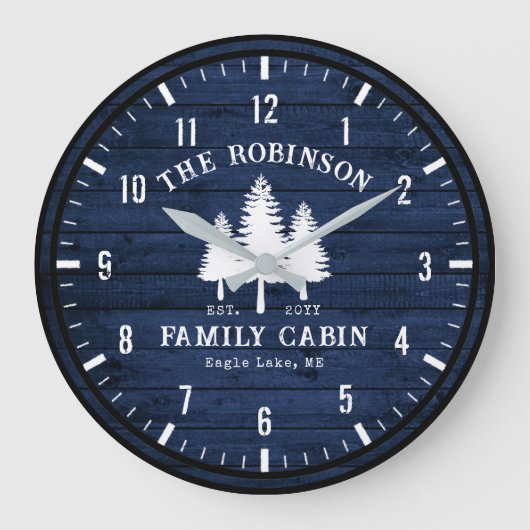 Rustige landengezinscabine Trees Blue Wood Print Grote Klok (Voorkant)