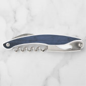 Rustige landengezinscabine Trees Blue Wood Print Kurkentrekker (Achterkant)