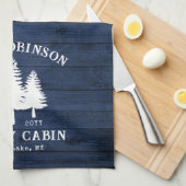 Rustige landengezinscabine Trees Blue Wood Print Theedoek (Quarter Fold)