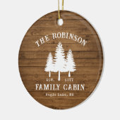 Rustige landengroep Cabin Trees Wood Plank Afdrukk Keramisch Ornament (Links)