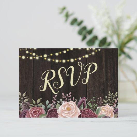 Rustige landsinflasappellampjes op donker hout RSVP kaartje (Staand voorkant)