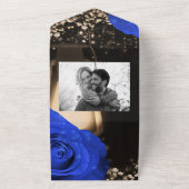 Rustige lantaarn en blauwe Rozen bruiloft + RSVP All In One Uitnodiging (Buitenkant)