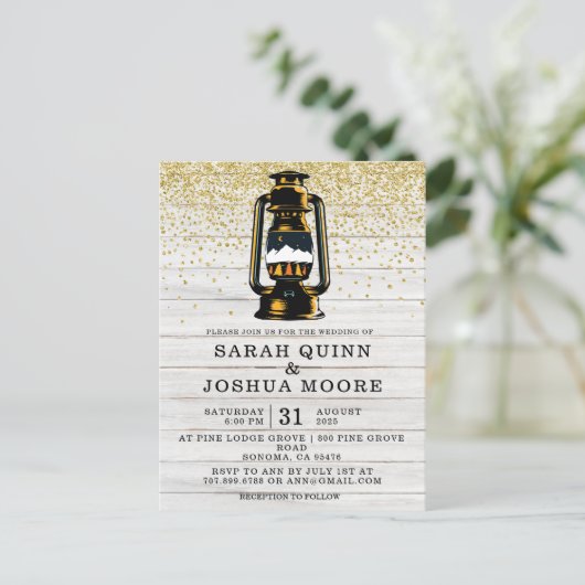 Rustige lantaarn op het land van hout briefkaart (Staand voorkant)