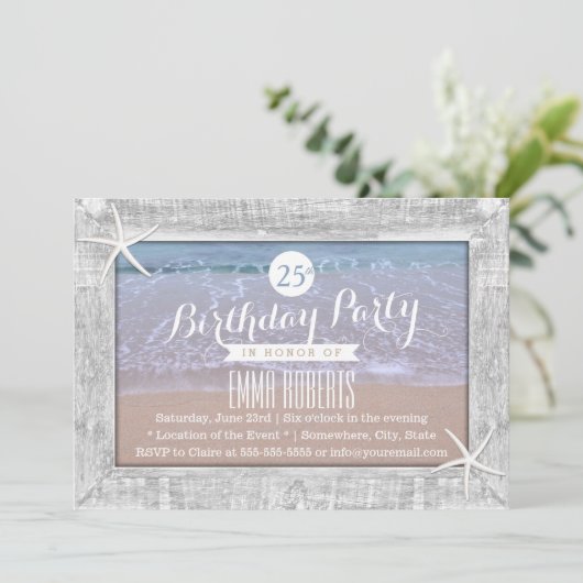 Rustige, met hout omgeven, strandbrak kaart (Staand voorkant)