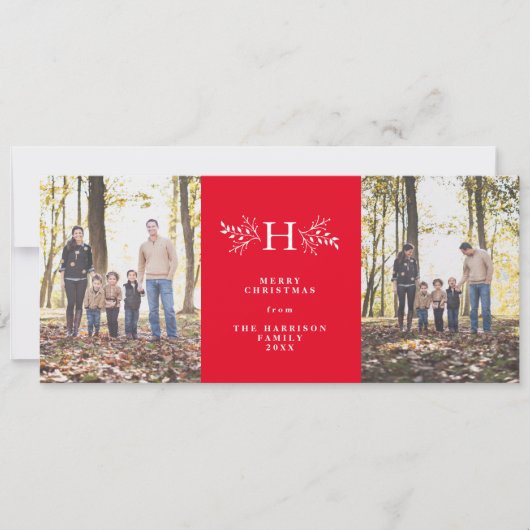 Rustige monogram rode kerstkaart met twee foto's (Voorkant)
