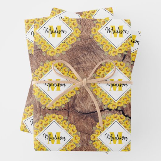 Rustige monogram zonnebloemen & houtextuur inpakpapier vel (In situ)