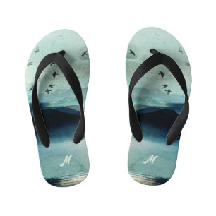 Rustige natuur aquarel bergscène met monogram  kinder teenslippers