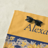 Rustige Navy Blue Golden Yellow Sunflower Name Bea Strandlaken (In situ)