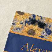 Rustige Navy Blue Golden Yellow Sunflower Name Strandlaken (In situ)