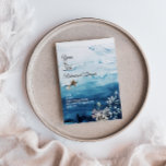 Rustige Ocean Rehearsal Dinner Uitnodiging<br><div class="desc">Deze rustige uitnodiging voor het diner voor de repetitie van de oceaan is perfect voor je trouwe strandboho bruiloft. Dit ontwerp is voorzien van een dikke zwarte en witte kalligrafie met een oceaanachtergrond die past bij de bruiloft op het strand of een casual moderne bruiloft in de lente, zomer of...</div>