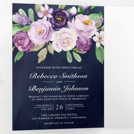 Rustige Paarse Floral QR Code Navy Blue Wedding Drieluik Uitnodiging (Binnenzijde eerst)