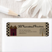 Rustige primitieve Red Saltbox House Willow Tree Etiket (Insitu)