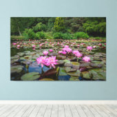 Rustige reflecties: roze waterlelies canvas afdruk (Insitu (Houten vloer))