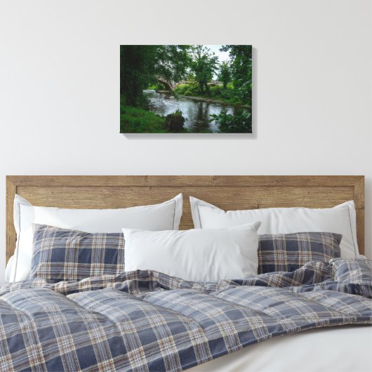 Rustige rivier Elwy en St Asaph-brug Canvas Afdruk (Insitu (Slaapkamer))