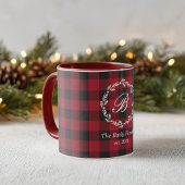 Rustige rode Buffalo geruite Kerstkrans Monogram Mok
