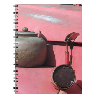 Rustige rode grond rover Afrikaanse safari jeep Notitieboek