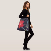Rustige rode ventilatorbries crossbody tas (Op model)