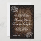 Rustige Rozen van het land Barn Wood Wedding Invit Kaart (Voorkant)