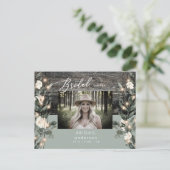 Rustige Sage Foliage Lichten & White Floral Uitnodiging Briefkaart (Staand voorkant)