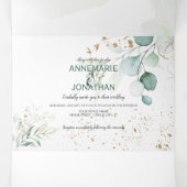 Rustige Sage & Gold Eucalyptus Botanicals Weddensc Drieluik Uitnodiging (Binnenkant midden)