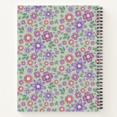 rustige saliegroene grillige bloempatroon notitieboek (Achterkant)