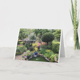 Rustige tuin met zwembad bay tree kaart