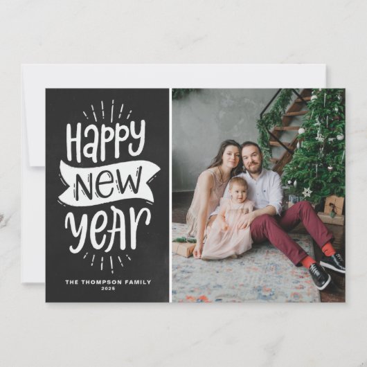 Rustige Typografie Chalkboard Happy Nieuwjaarsfoto Feestdagenkaart (Voorkant)