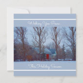 Rustige, vervallen rode schuur in winters sneeuwva feestdagenkaart (Voorkant)