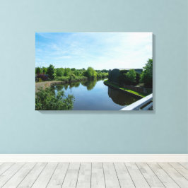 Rustige waterkant bij Wakefield Waterfront Canvas Afdruk