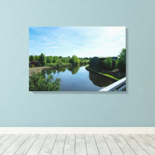 Rustige waterkant bij Wakefield Waterfront Canvas Afdruk