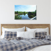 Rustige waterkant bij Wakefield Waterfront Canvas Afdruk (Insitu (Slaapkamer))