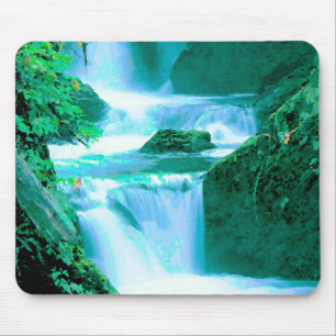 Rustige Waterval in Blauw en Groen Muismat