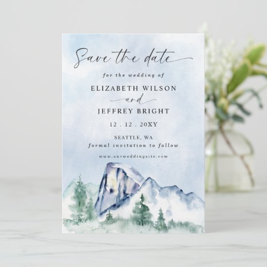 Rustige Waterverf bergen Pine Winter Wedding Save The Date (Staand voorkant)