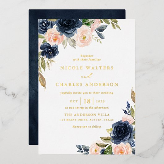 Rustige Waterverf Blush en Navy Flowers Wedding Folie Uitnodiging (Voorkant / Achterkant)