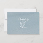 Rustige Waterverf Dusty Blue Natuur Leafy Wedding RSVP Kaartje (Achterkant)
