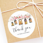 Rustige Waterverf Floral Lantern Wedding Bedankt Ronde Sticker<br><div class="desc">Deze bruiloft Dank je Sticker is voorzien van roze waterverf lantaarns,  kaarsen en roze bloemen. Voor meer geavanceerde aanpassing van dit ontwerp,  te klikken gelieve de knoop "aanpassen". Overeenkomende objecten zijn ook beschikbaar.</div>